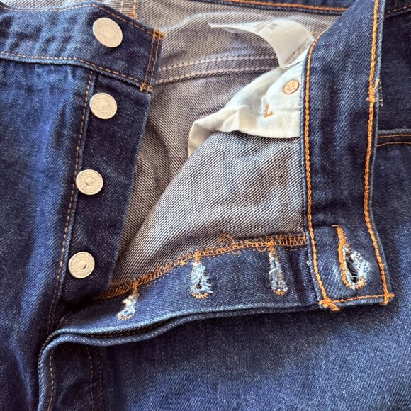 Levis 501 Original Button Fly Jeans Men's Size 42x30 Dark Wash Straight Leg - Picture 5 of 7